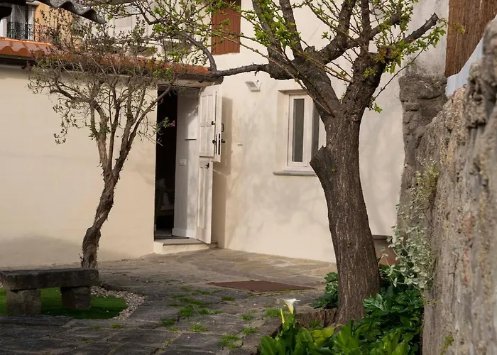 La Casita De Tiane La Adrada